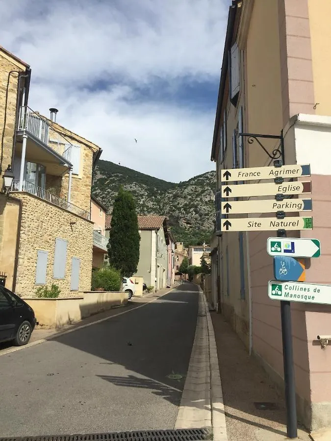 Luxury Air-Con Villa, Heated Pool, Stunning Views, Nearby A Lively Village Volx 0*,  Frankrig